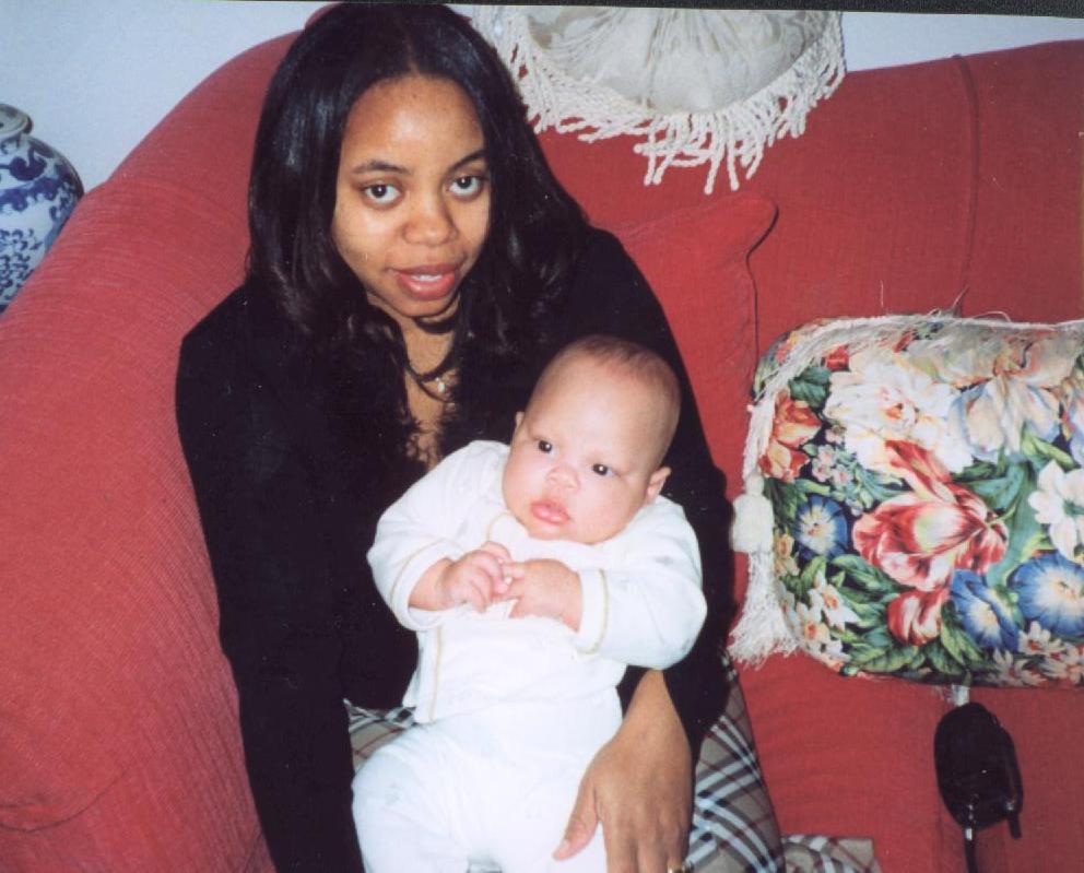 dylan & mom.JPG (90754 bytes)